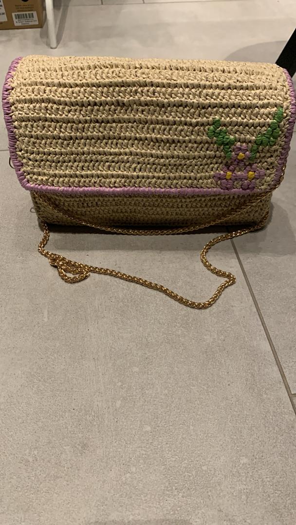 Clutch bag with chain & purple detail