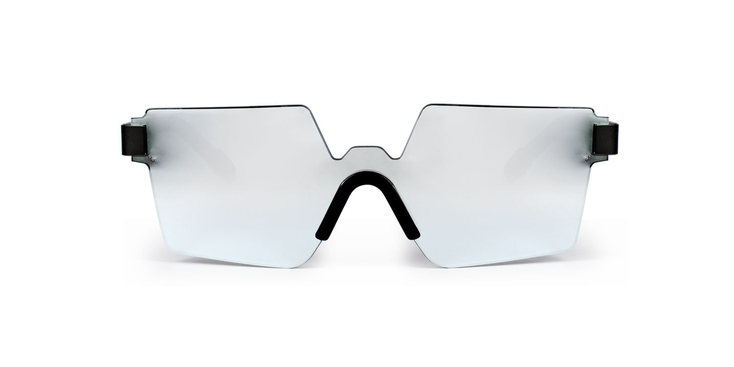 GP5 is the first asymmetric sun eye-mask, its irregular and flat shape is unexpected and revolutionary.