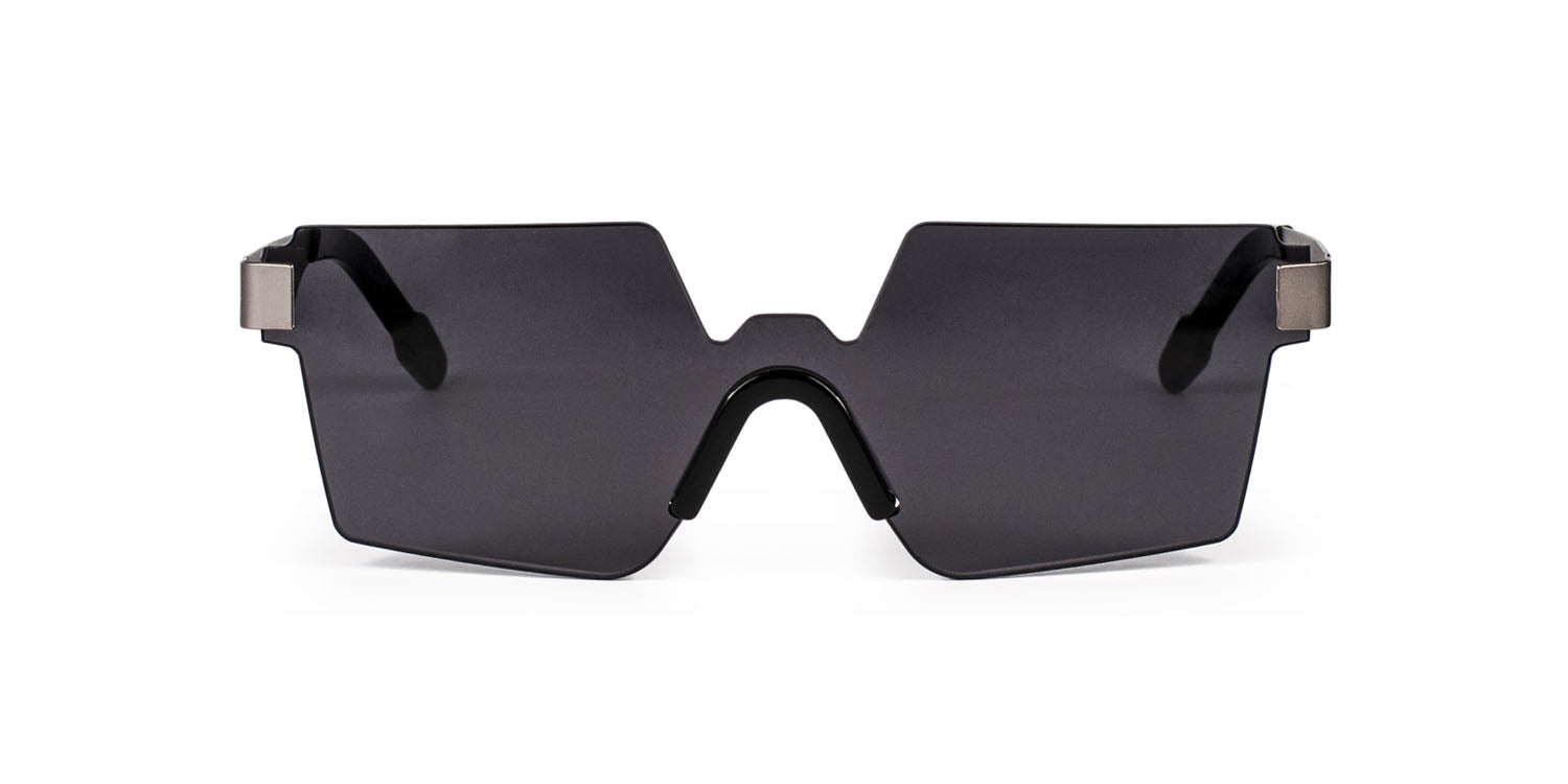GP5 is the first asymmetric sun eye-mask, its irregular and flat shape is unexpected and revolutionary.